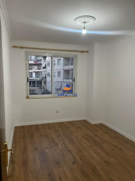 Tirane, shitet apartament 2+1+Ballkon Kati 3, 90 m² 145.000 € 