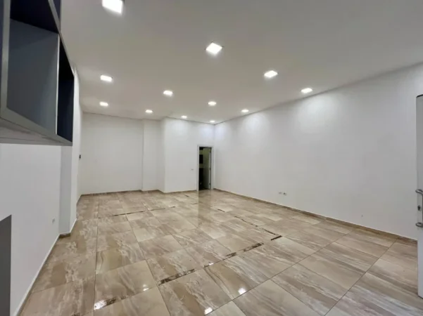 Tirane, jepet me qera ambjent biznesi Kati 0, 53 m² 415 € (Rruga Idriz Dollaku)
