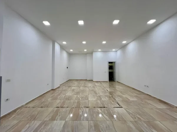 Tirane, jepet me qera ambjent biznesi Kati 0, 53 m² 415 € (Rruga Idriz Dollaku)
