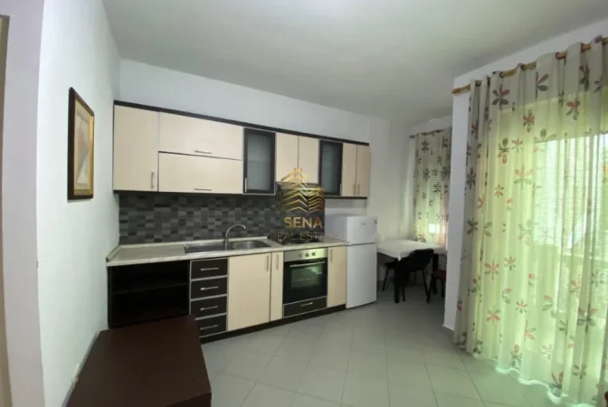 Tirane, jepet me qera apartament 1+1 Kati 3, 35 m² 350 € (Rruga e Durresit)