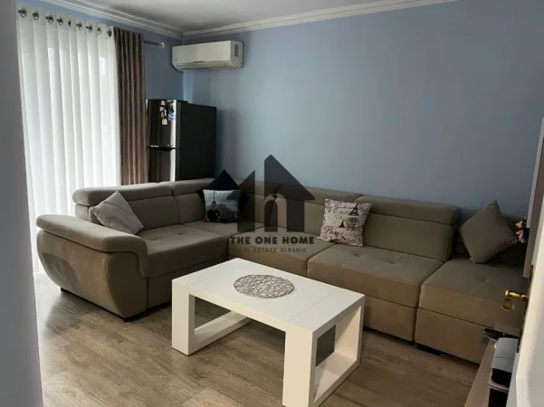 Tirane, jepet me qera apartament 1+1+Ballkon Kati 4, 70 m² 550 € (mine peza)