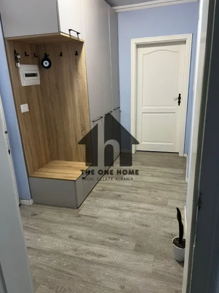Tirane, jepet me qera apartament 1+1+Ballkon Kati 4, 70 m² 550 € (mine peza)