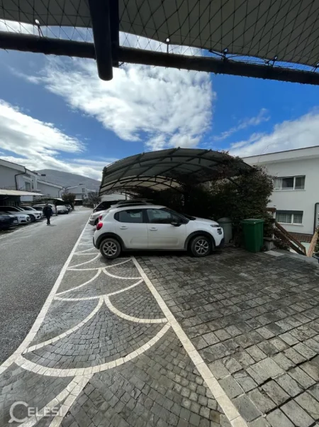 Tirane, jepet me qera apartament 2+1+Aneks+Ballkon Kati 2, 130 m² 1.500 € (LONG HILL REZIDENCE TEG)