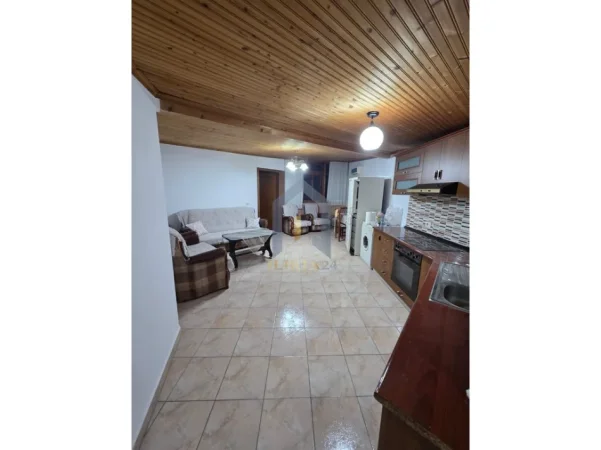 Tirane, jepet me qera apartament 1+1 Kati 10, 60 m² 400 € (Rruga Dritan Hoxha)