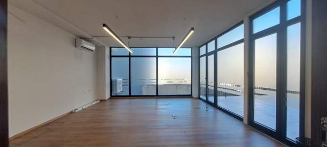 Tirane, jepet me qera ambjent biznesi Kati 1, 250 m² 3.000 Euro (Rruga e Dibres)