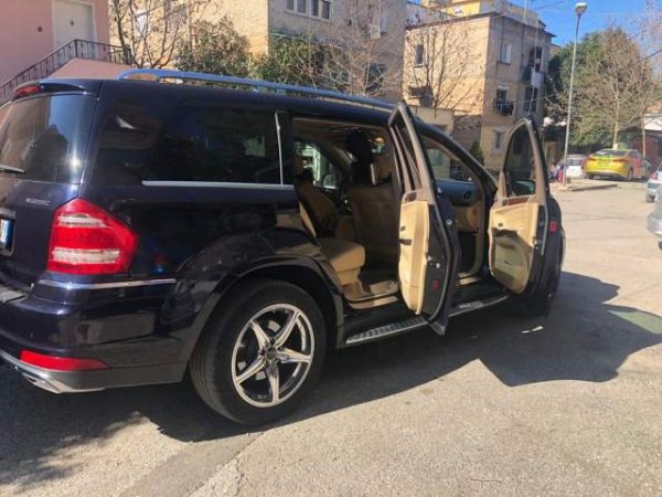 Tirane, shes Mercedes-Benz GL Viti 2010, 12.000 Euro