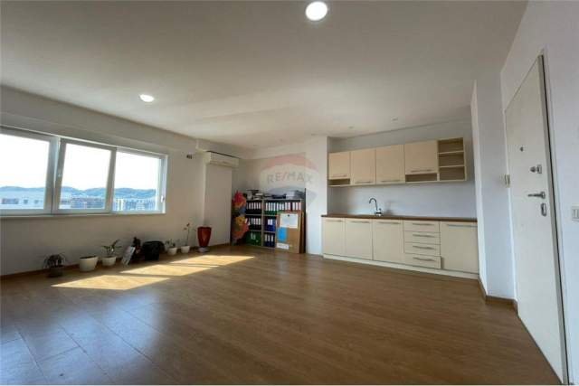 Tirane, shitet apartament 2+1+A Kati 10, 79 m² 135.000 Euro (21 Dhjetori)