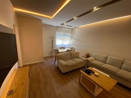 Tirane, jepet me qera apartament Kati 3, 69 m² 750 Euro (Zogu i Zi)