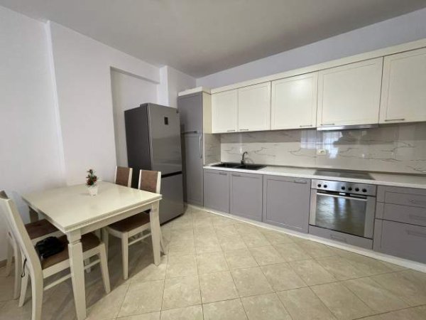 Tirane, shitet apartament Kati 7, 85 m² 85.000 Euro (UNAZA E RE)