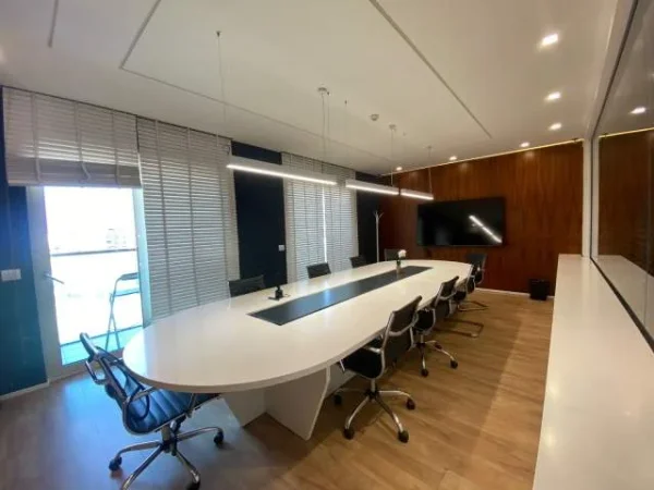 Tirane, jepet me qera zyre Kati 7, 115 m² 2.500 Euro (Ambasador 3)