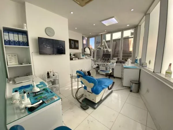 Tirane, shes ambjent biznesi Kati 3, 38 m² 120.000 Euro (rruga sami frasheri)