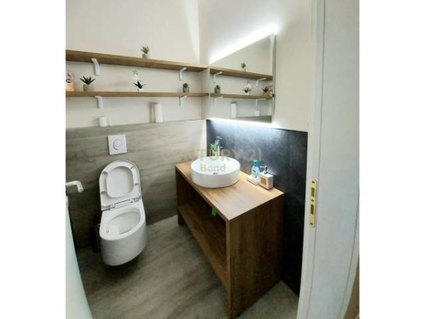 Tirane, jepet me qera zyre Kati 4, 82 m² 1.100 Euro (Rruga e Elbasanit)
