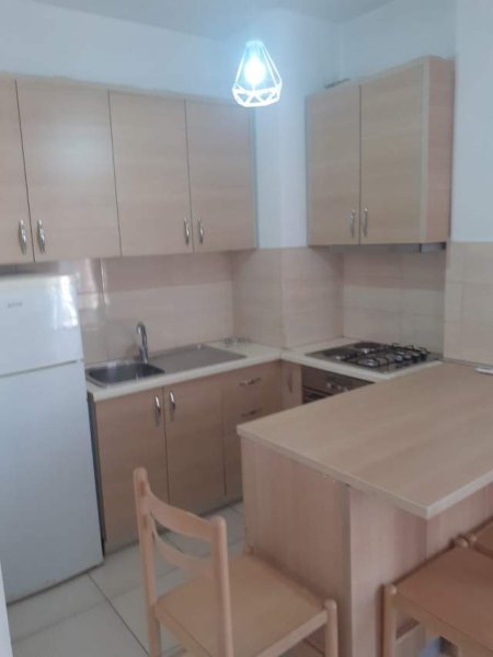 Tirane, jepet me qera apartament 1+1+BLK Kati 9, 66 m² 450 Euro (Rruga Kadri Kerciku)