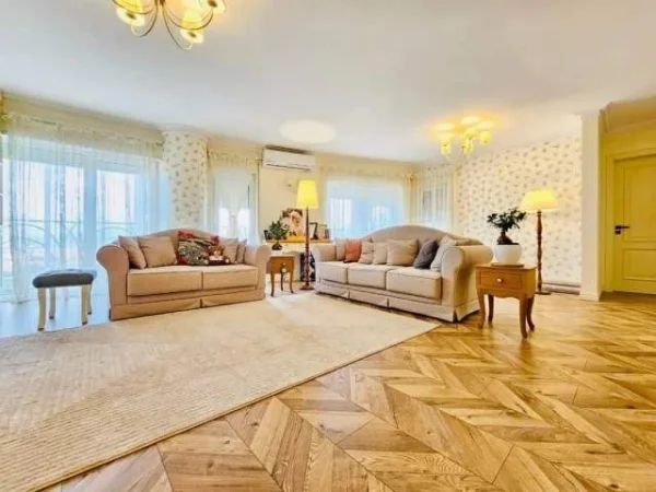 Tirane, jepet me qera apartament 2+1 125 m² 1.000 Euro (Rezidenca Kodra e Diellit 2)