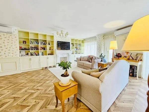 Tirane, jepet me qera apartament 2+1 125 m² 1.000 Euro (Rezidenca Kodra e Diellit 2)