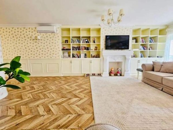 Tirane, jepet me qera apartament 2+1 125 m² 1.000 Euro (Rezidenca Kodra e Diellit 2)