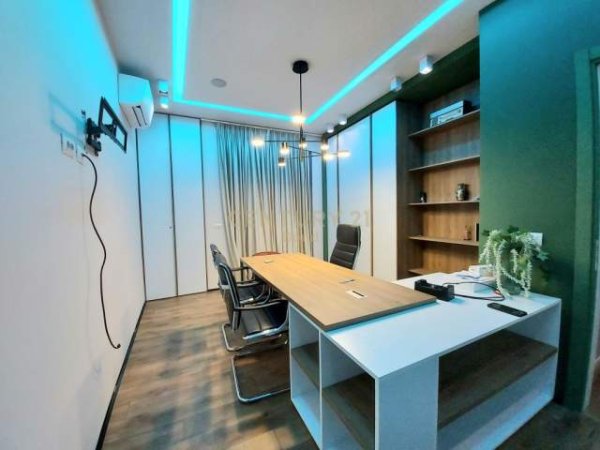 Tirane, jepet me qera zyre Kati 4, 82 m² 1.100 Euro (Rruga e Elbasanit)