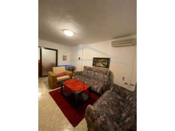 Tirane, jepet me qera apartament 1+1+BLK Kati 0, 400 Euro (mine peza)