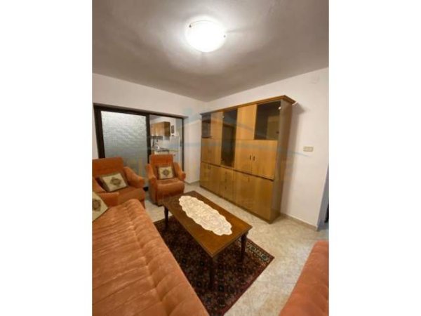 Tirane, jepet me qera apartament 1+1+BLK Kati 0, 400 Euro (mine peza)