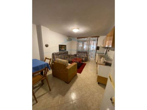 Tirane, jepet me qera apartament 1+1+BLK Kati 0, 400 Euro (mine peza)