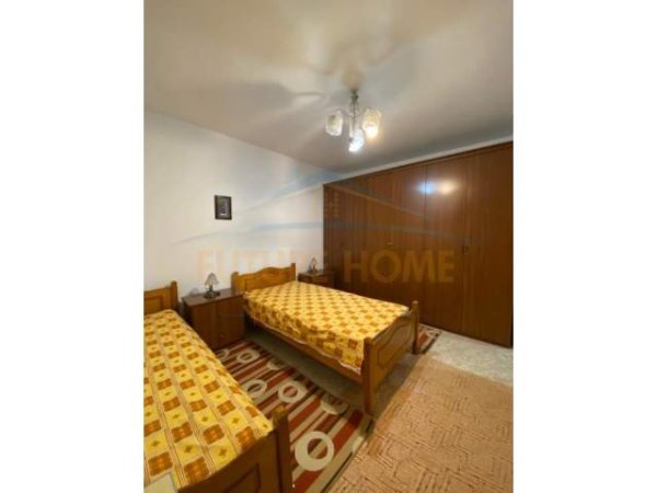 Tirane, jepet me qera apartament Kati 0, 96 m² 400 Euro (Mine Peza)