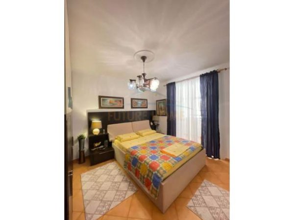 Tirane, jepet me qera apartament Kati 4, 75 m² 1.000 Euro (Përballë stadiumit Air Albania.)