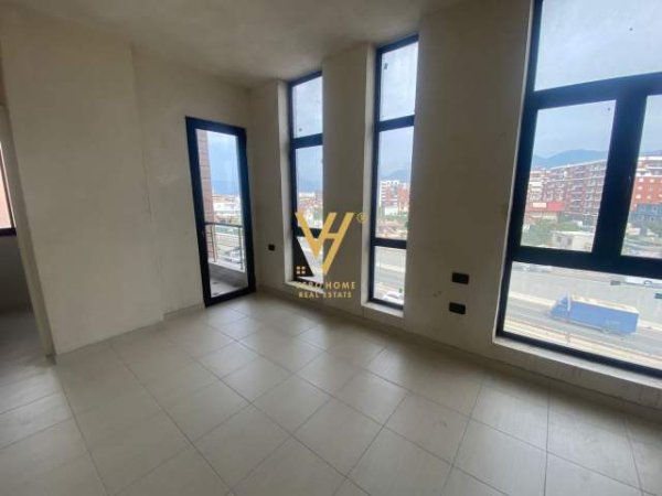 Tirane, jepet me qera hotel Kati 1, 650 m² 5.900 Euro (astir)