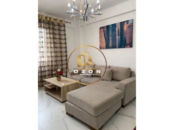 Tirane, jepet me qera apartament 2+1+A+BLK Kati 8, 93 m² 550 Euro (ISH PARKU I AUTOBUSAVE)