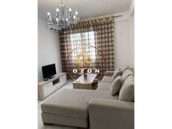 Tirane, jepet me qera apartament 2+1+A+BLK Kati 8, 93 m² 550 Euro (ISH PARKU I AUTOBUSAVE)
