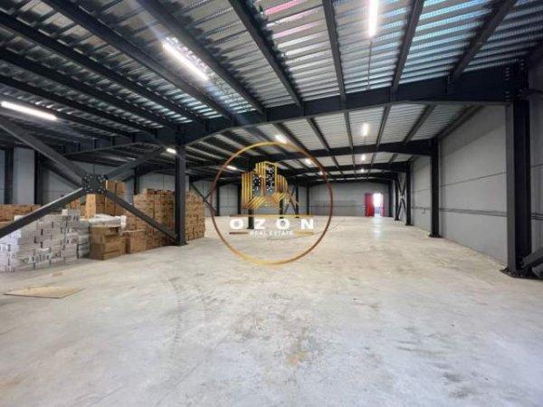 Tirane, jepet me qera magazine Kati 0, 1.800 m² 7.200 Euro (KASHAR)
