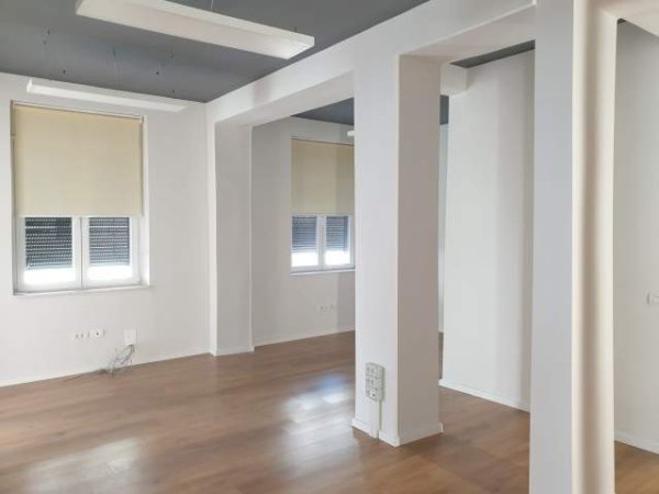 Tirane, jepet me qera zyre Kati 1, 85 m² 1.300 Euro (Tajvani)