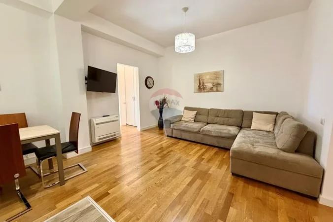 Tirane, jepet me qera apartament 2+1+Ballkon Kati 1, 100 m² 800 € (Touch of The Sun)