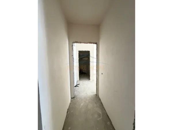Tirane, shitet apartament 2+1 Kati 3, 102 m² 183.600 € (Martaniteti i ri)
