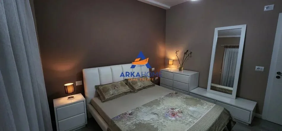 Tirane, jepet me qera apartament 1+1+Ballkon Kati 3, 78 m² 850 € 