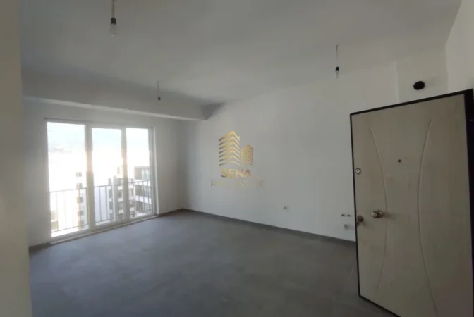 Tirane, jepet me qera apartament 2+1+Ballkon Kati 4, 90 m² 430 € (5 Maji)
