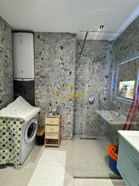 Tirane, jepet me qera apartament 1+1 Kati 4, 140 m² 2.200 € (MINE PEZA)