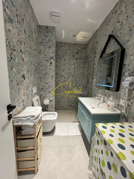 Tirane, jepet me qera apartament 1+1 Kati 4, 140 m² 2.200 € (MINE PEZA)