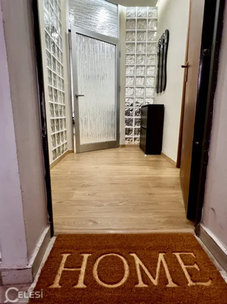 Tirane, jepet me qera apartament 1+1+Ballkon Kati 2, 70 m² 550 € (BRRYLI)