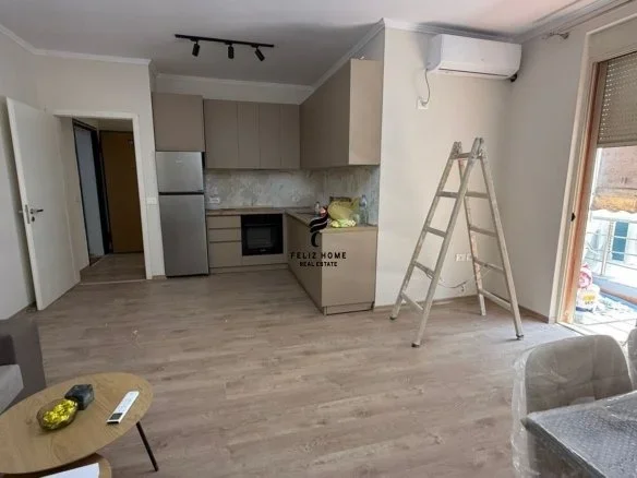 Tirane, jepet me qera apartament 1+1 Kati 3, 65 m² 500 € (ASTIR)