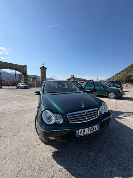 Elbasan, shes makine | veture Benzin+Gaz, ulliri automatik Kondicioner 21.700 km 6.000 €
