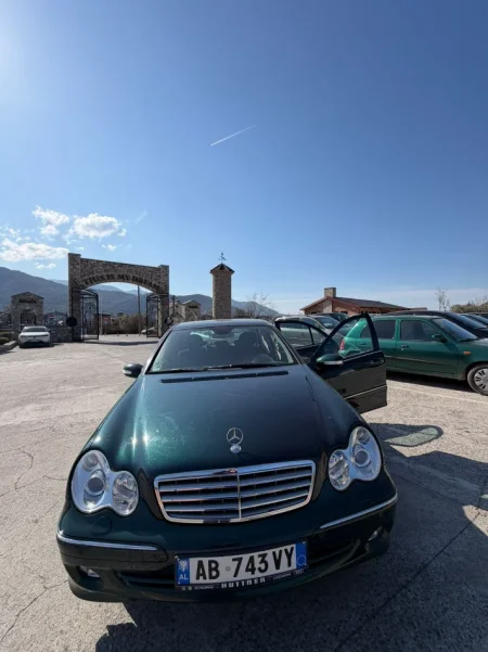 Elbasan, shes makine | veture Benzin+Gaz, ulliri automatik Kondicioner 21.700 km 6.000 €