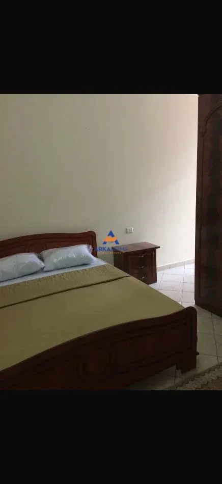 Tirane, jepet me qera apartament 3+1+Ballkon Kati 5, 120 m² 750 € 