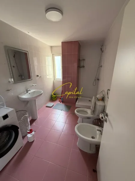 Tirane, jepet me qera apartament 2+1 Kati 2, 120 m² 550 € (BRRYLI)