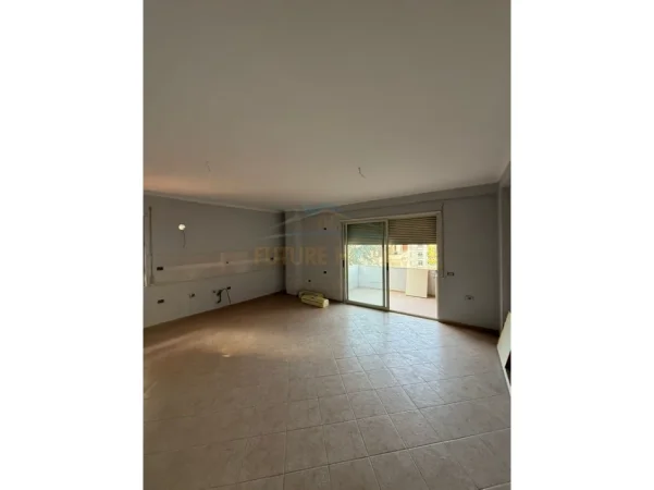 Tirane, shitet apartament 2+1 Kati 3, 98 m² 225.000 € (Liqeni i Thate)
