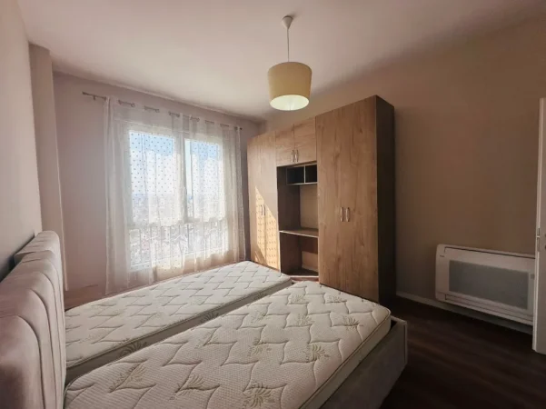 Tirane, jepet me qera apartament 2+1+Ballkon Kati 6, 90 m² 600 € 