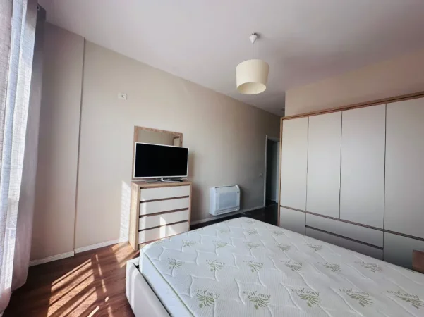 Tirane, jepet me qera apartament 2+1+Ballkon Kati 6, 90 m² 600 € 