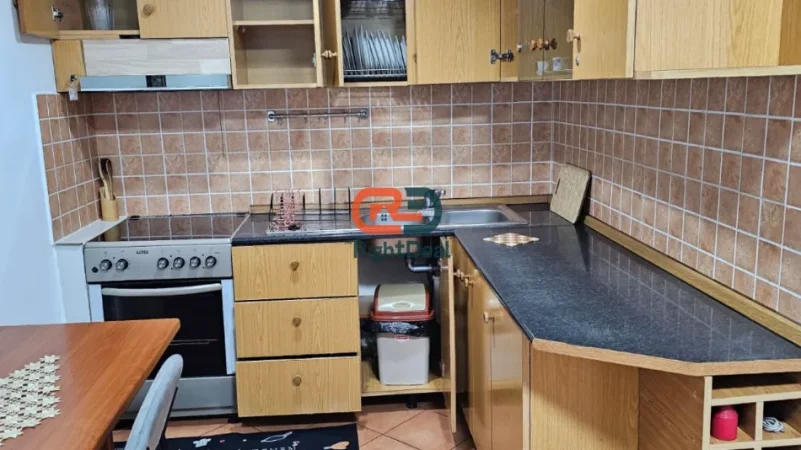 Shqiperi, jepet me qera apartament 1+1 Kati 1, 55 m² 450 € (Perball Sofres se Ariut)