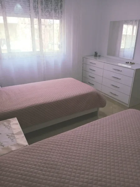 Tirane, jepet me qera apartament 2+1+Ballkon Kati 2, 97 m² 500 € 