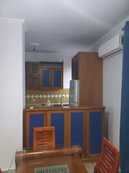 Tirane, jepet me qera apartament 1+1+Ballkon Kati 4, 70 m² 480 € 