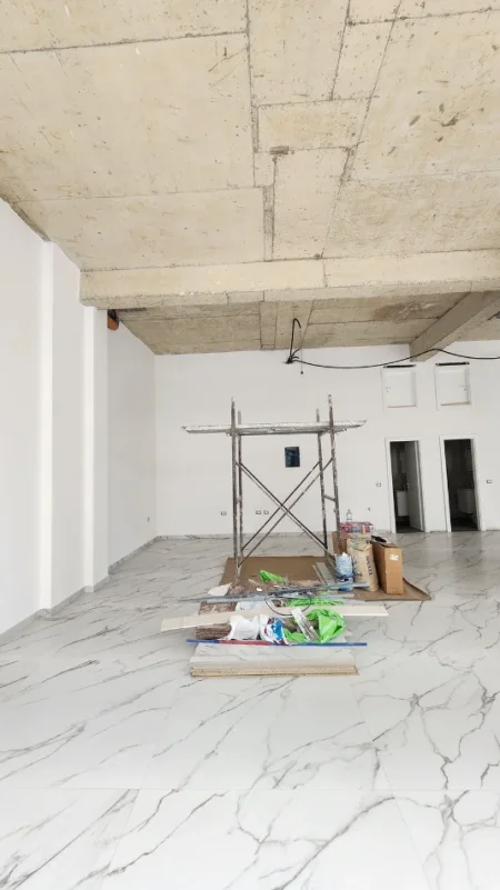 Tirane, jepet me qera ambjent biznesi Kati 0, 125 m² 1.500 € (ish parku)